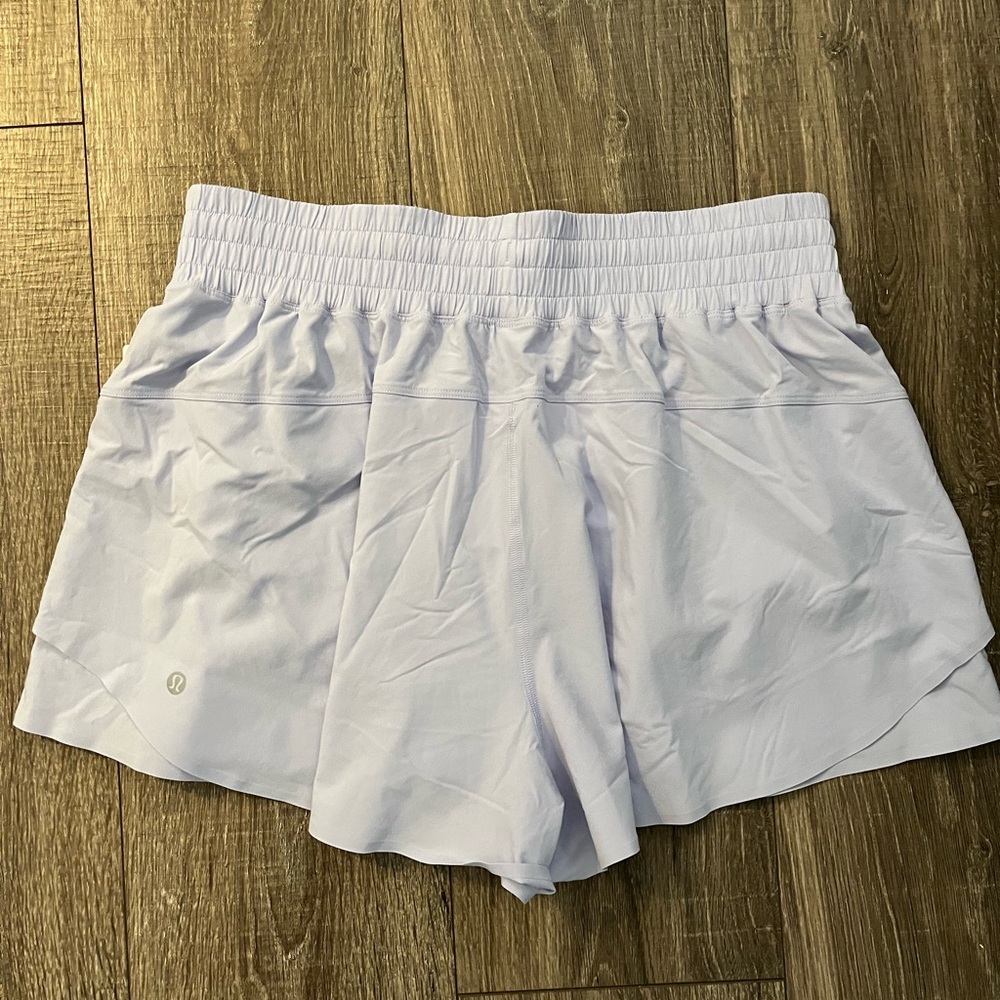 Lululemon Shake It Out High-Rise Running Short 2.5" Lavender Frost Sz L NWT - Picture 4 of 6